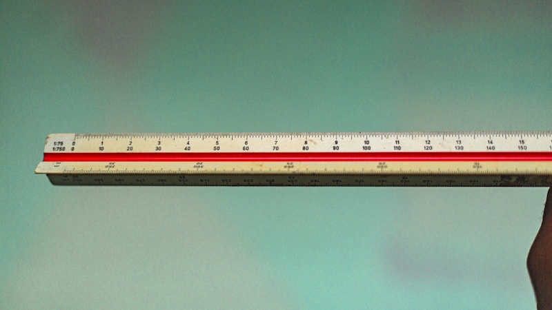 18cmどのくらい？身近なもの・手のひら比較で高校生にもわかりやすく解説